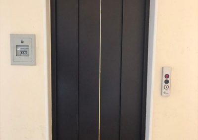 modernizzazione ascensore con porte automatiche