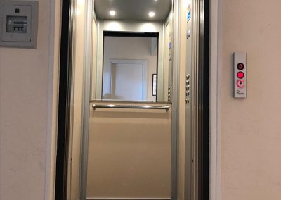 modernizzazione ascensori porte a battente