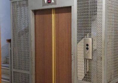 porte ascensore a fune vecchio