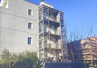 Piattaforma elevatrice struttura autoportante in vetro