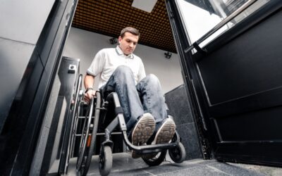 Piattaforma Elevatrice Oleodinamica: Come Funziona e Quando Sceglierla
